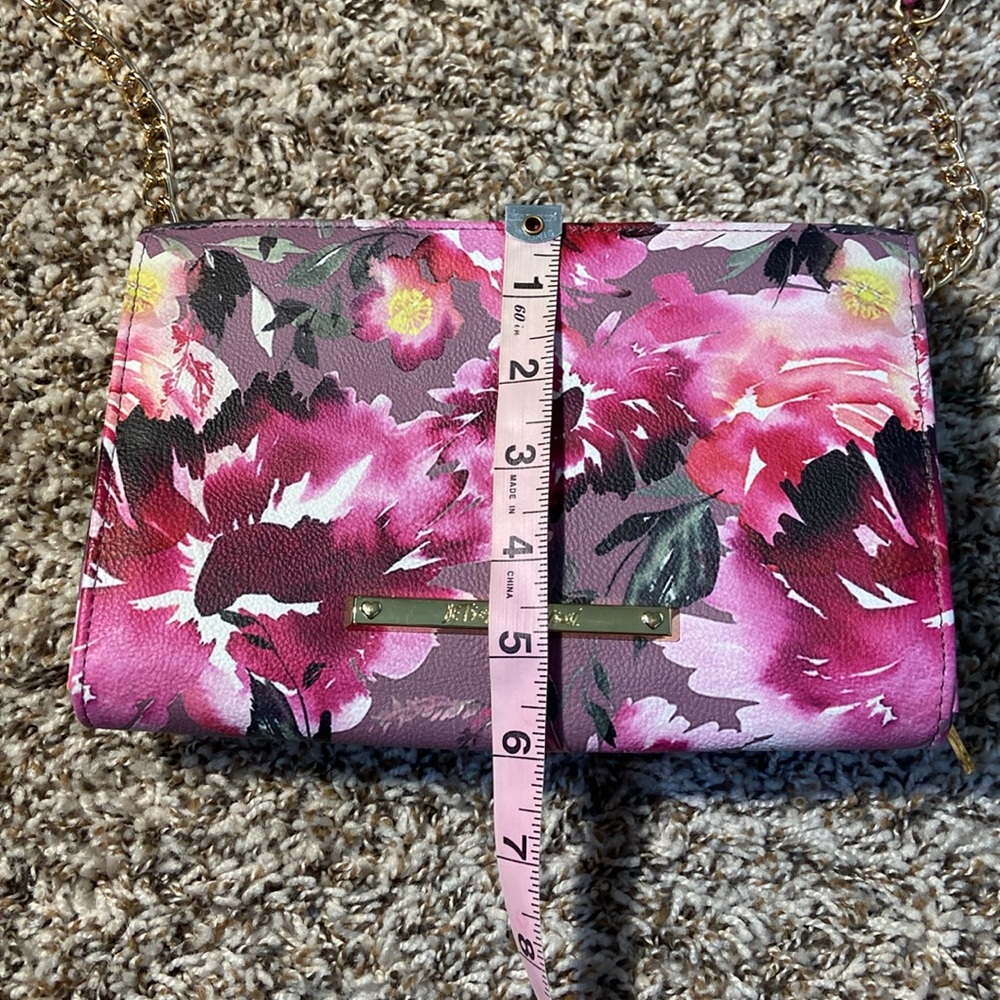 Betsy Johnson Dani Mauve Pink Floral Crossbody Bow Chain Strap Purse Wallet - Picture 13 of 15